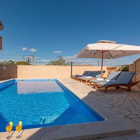 Βίλα Kamen Zadarvillas