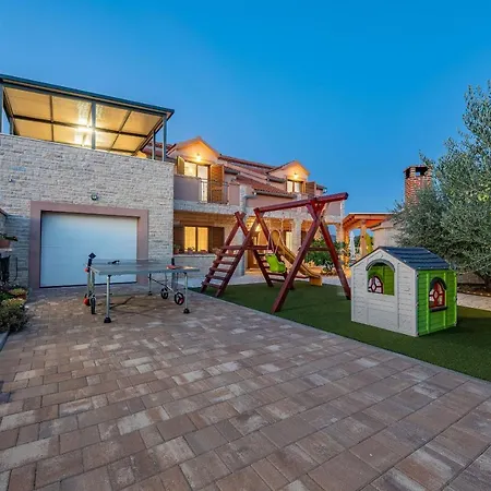 Kamen Zadarvillas * Pridraga