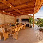 Kamen Zadarvillas Pridraga