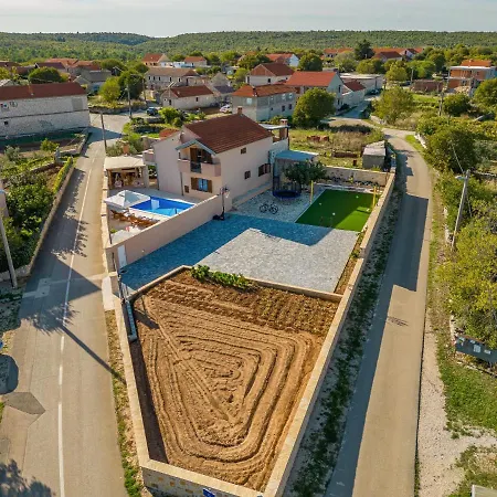 Kamen Zadarvillas * Pridraga