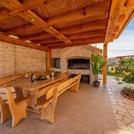 Kamen Zadarvillas Pridraga
