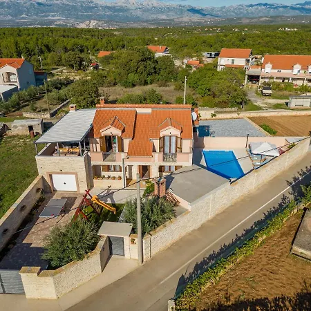 Kamen Zadarvillas *