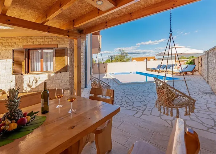 Kamen Zadarvillas Вилла *
