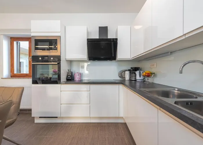 Kamen Zadarvillas Vila